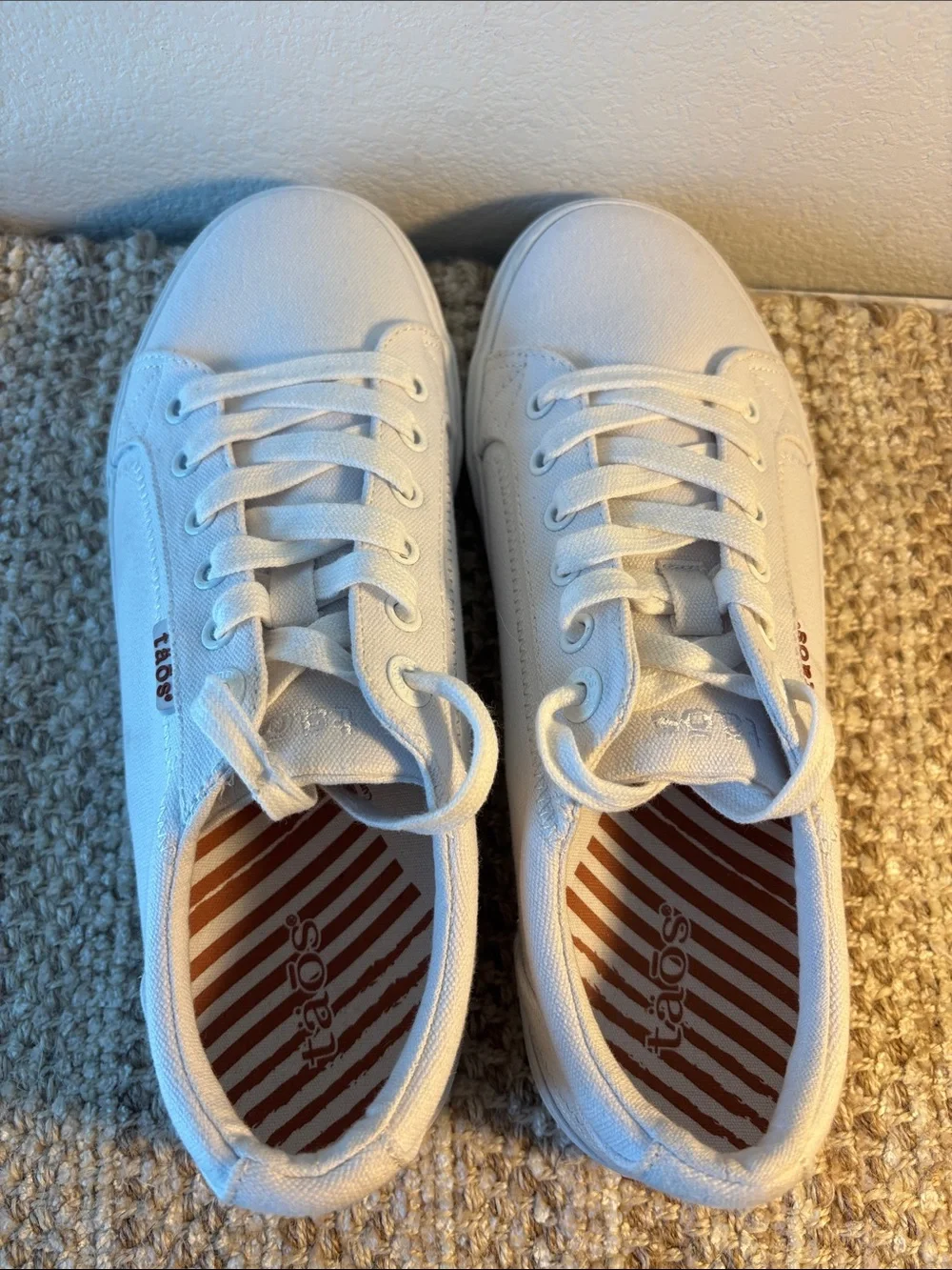 Taos Footwear White Canvas Lace-Up Sneakers